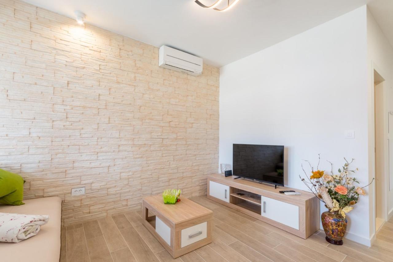 Apartments Niro สปลิท ภายนอก รูปภาพ