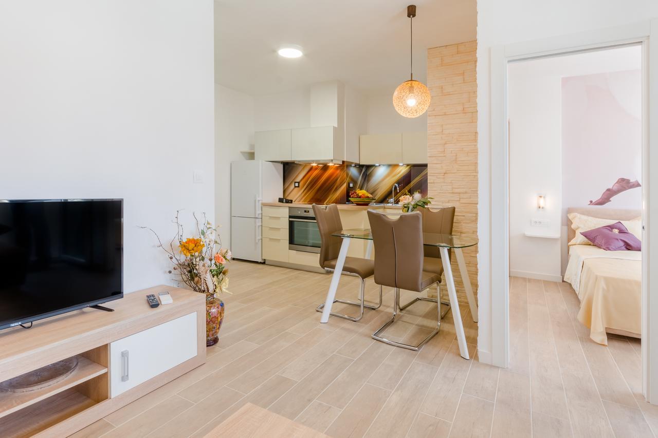 Apartments Niro สปลิท ภายนอก รูปภาพ